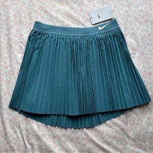 NWT Nike Women's Pleated Athletic Skirt/Skort - Teal | Size M